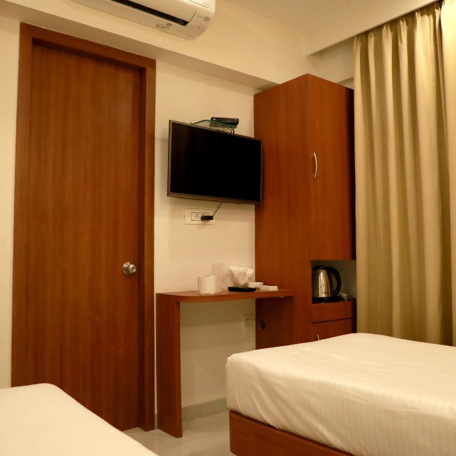 Hotel Lords, Fort Bombay Extérieur photo