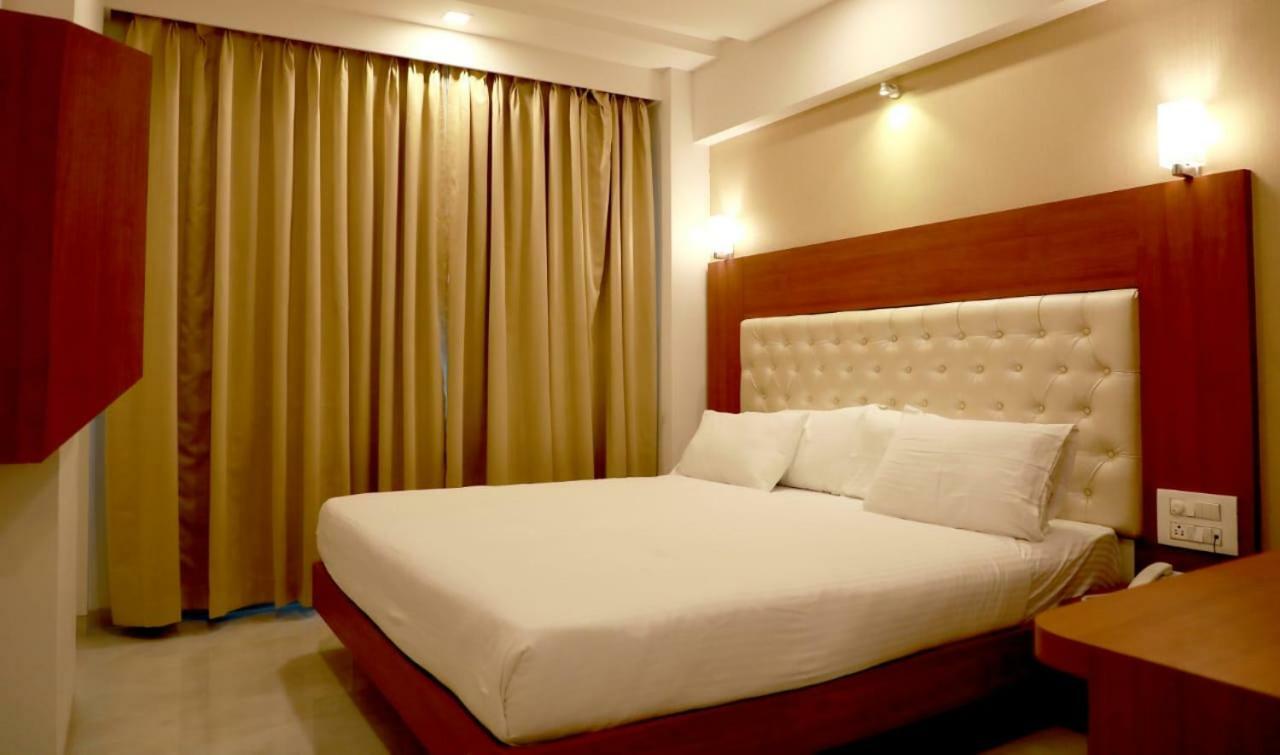 Hotel Lords, Fort Bombay Extérieur photo