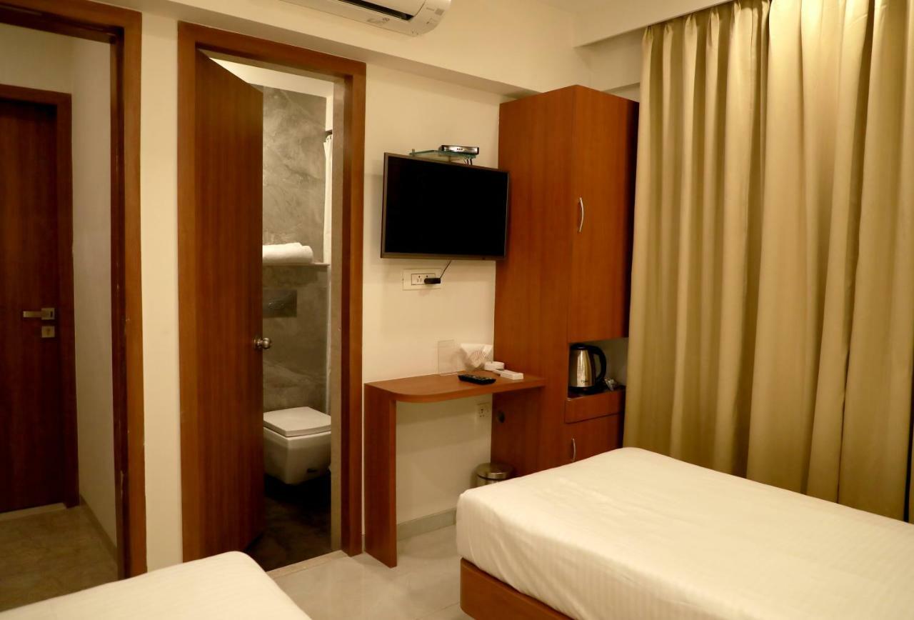 Hotel Lords, Fort Bombay Extérieur photo